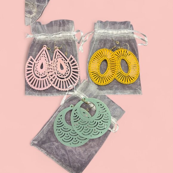 BUNDLE OF PASTEL LARGE EARRINGS - Picture 1 of 1